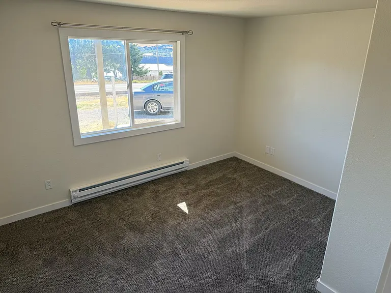 404 Klickitat Ave #2 — Photo 13