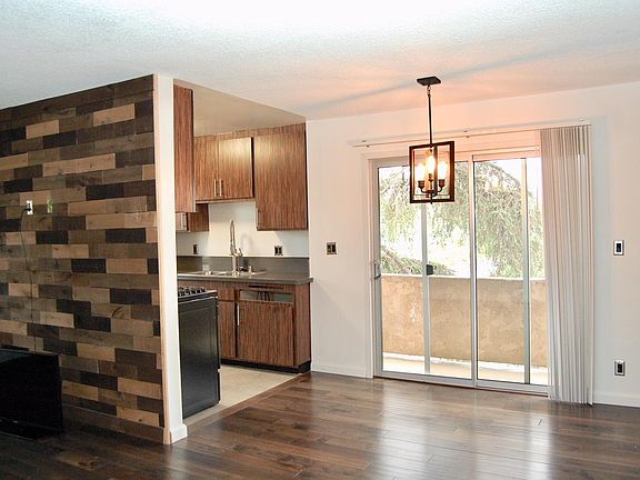 2nd image of 3605 Watseka Ave #107