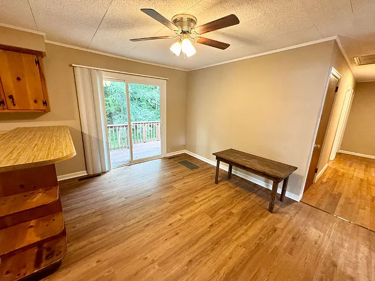 1202 Garden Cir — Photo 3