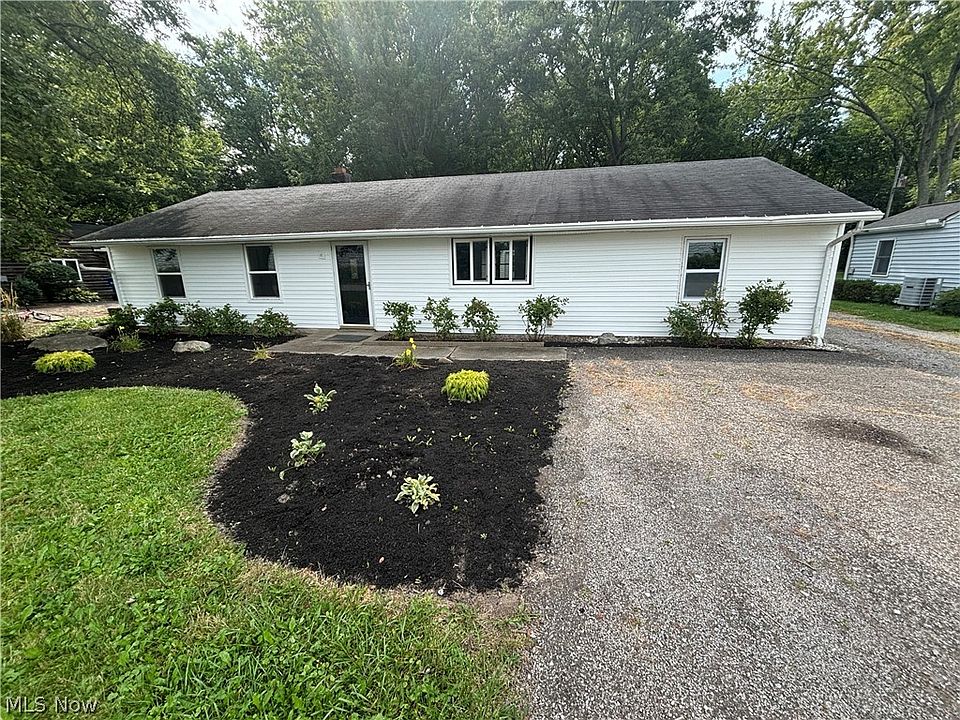 1st image of 27107 Lynn Dr