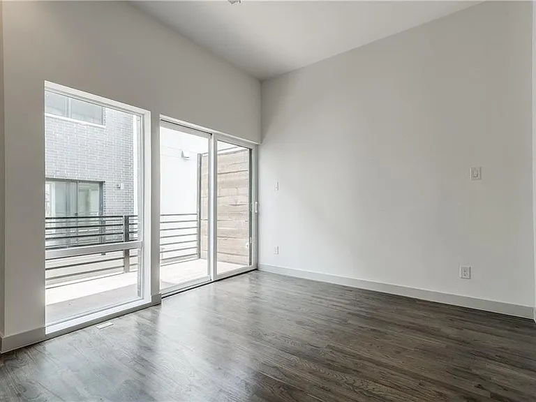 2290 N Fitzhugh Ave #20 — Photo 20