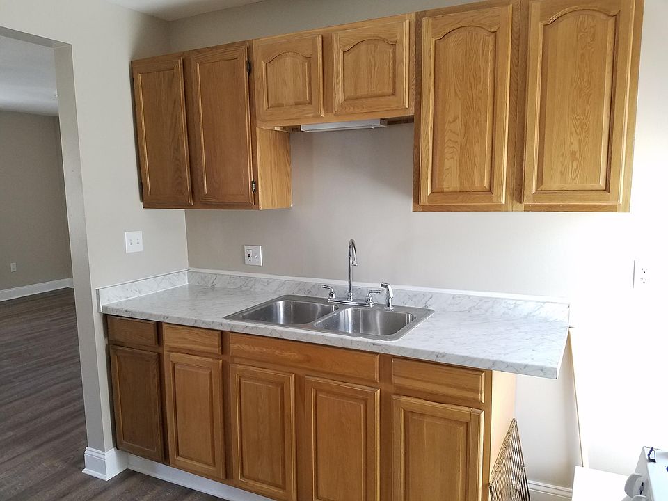 1st image of 5313 Broadway St #2