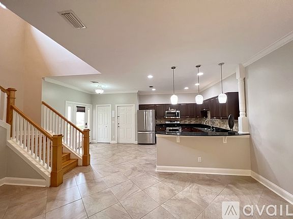 4th image of 106 Valencia Cir #106