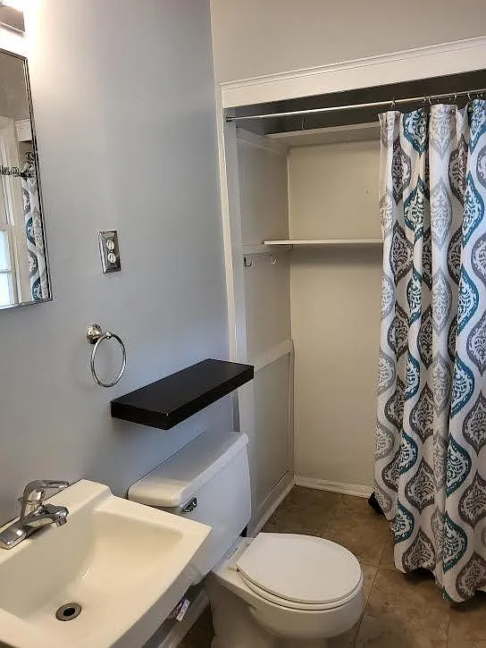 3 bed, 1.5 bath, 1000 sqft, $2,300 — Photo 3