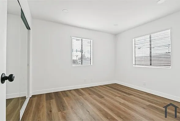 525 W 8th St #201 — Photo 18