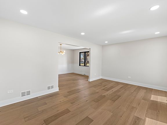 5th image of 8800 172nd St