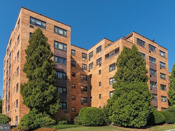 2nd image of 40 Old Lancaster Rd APT 307