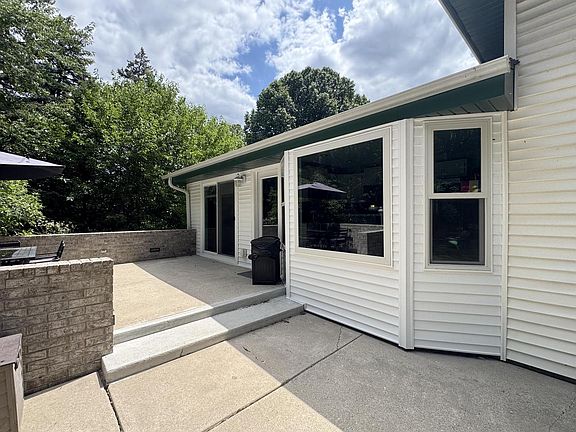 5th image of 2816 Woodridge COURT