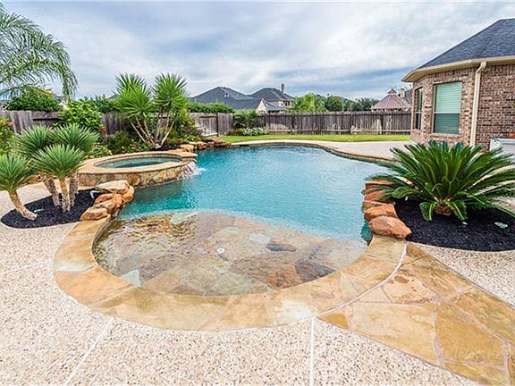 2nd image of 28602 Ravens Prairie Dr