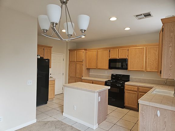 4th image of 11066 Lampione St