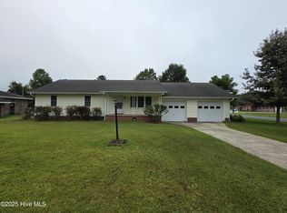 204 Wharton St, Washington, NC 27889