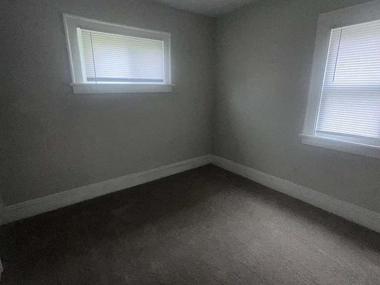 12600 Watterson Ave — Photo 6
