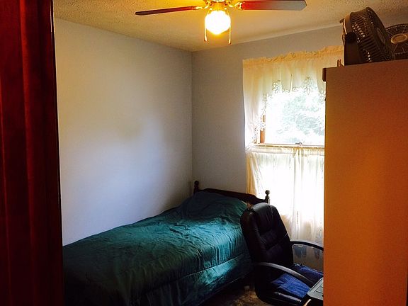 3rd image of 1319 N Indiana Ave