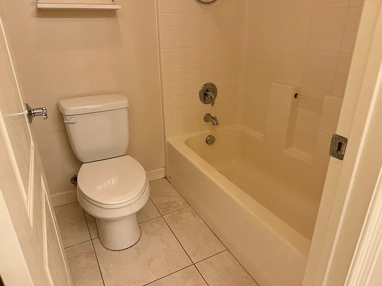 10410 Duxbury Ln #6 — Photo 34