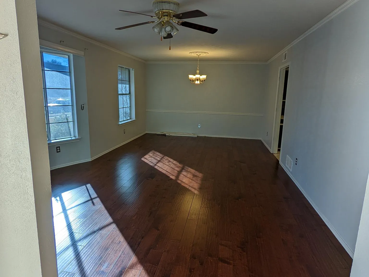 4 bed, 3.5 bath, 2545 sqft, $3,100 — Photo 1