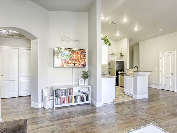 5th image of 1099 Sheer Paradise Ln Unit 1
