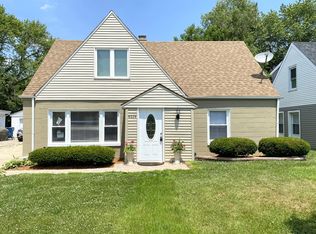 4024 W 100th St, Oak Lawn, IL 60453