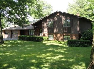 43 E Glenora Dr, Grove City, PA 16127