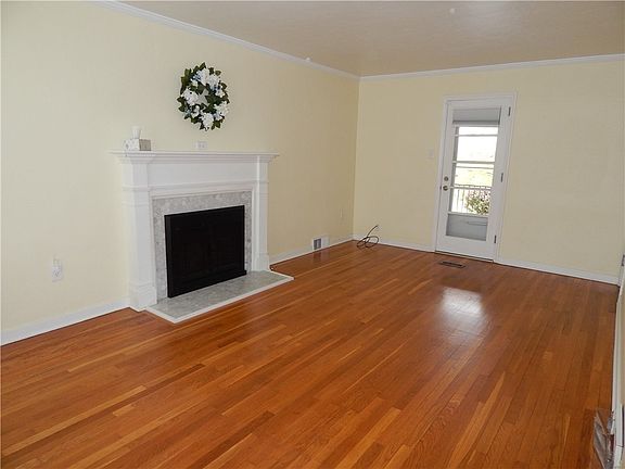 2nd image of 111 Wedgewood Dr