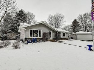 1544 Riverdale Dr, Oconomowoc, WI 53066