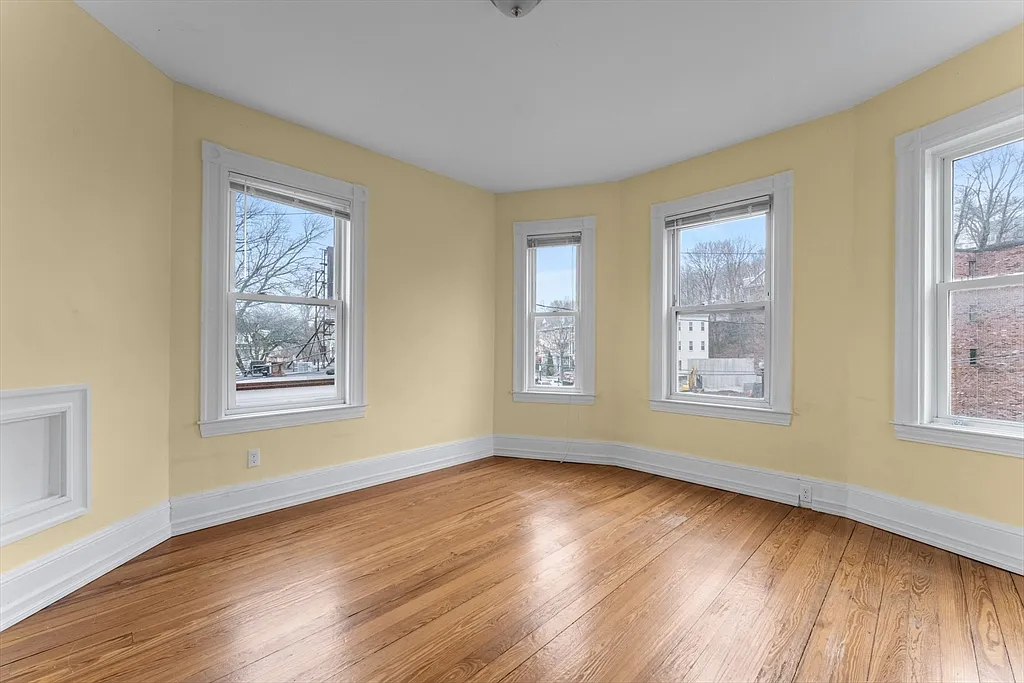 Building Photo - 571 Washington St #1