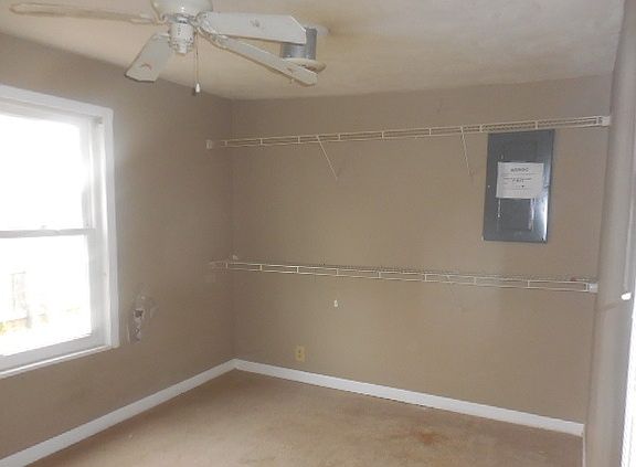 4th image of 1864 Montgomery Ave