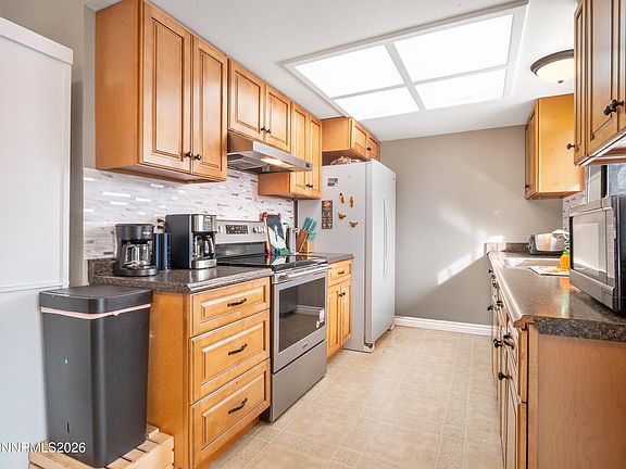 4th image of 743 Lyell Way