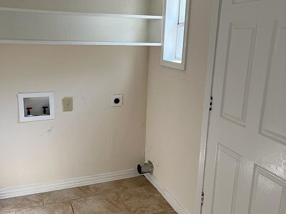 4th image of 1207 Hall St