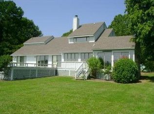 2222 Ditchley Rd, Kilmarnock, VA 22482