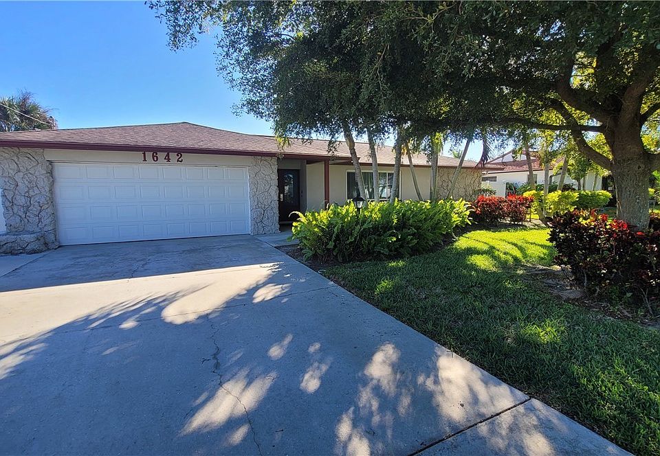 1st image of 1642 SE 39th Ter