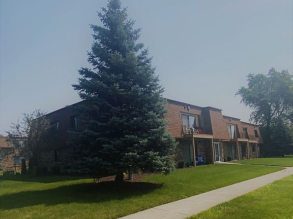 2nd image of 800 E 191st Pl APT 411