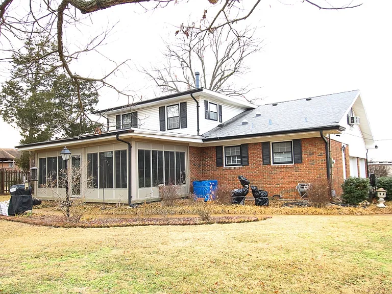 4950 Lemay Ferry Rd — Photo 12