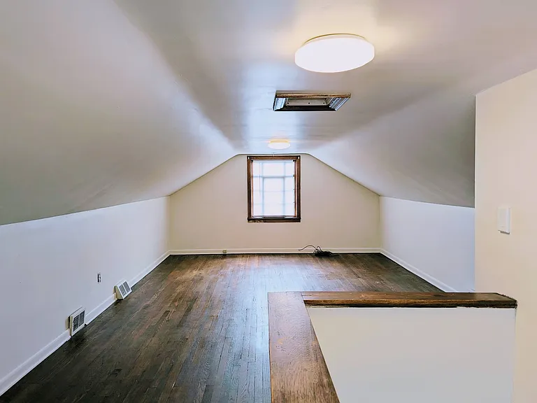 801 Lathrop St — Photo 9