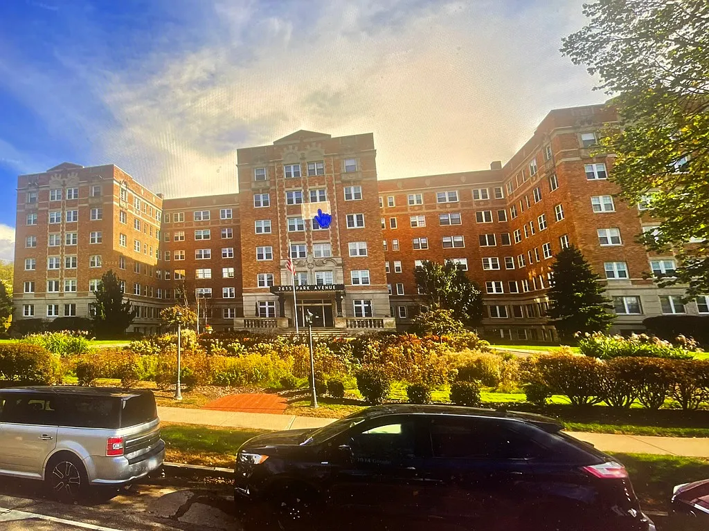 Front of 2615 Park Ave at sunset. Looking from across Park Ave from the American Swedish Institute. - 2615 Park Ave #603