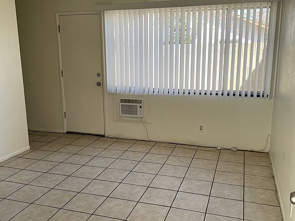 3rd image of 2545 W Morten Ave APT 4