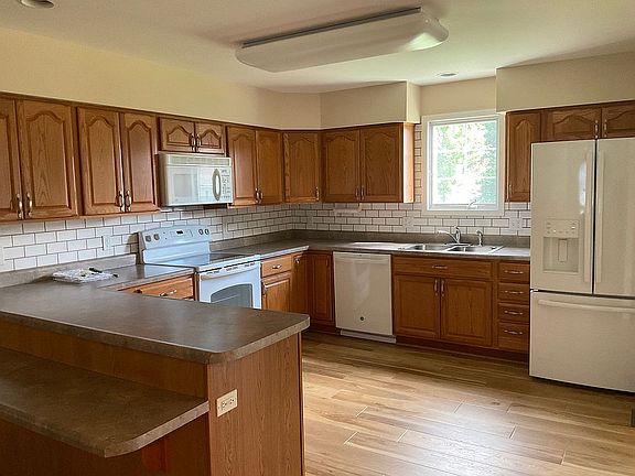 5th image of 56 Malan Ct