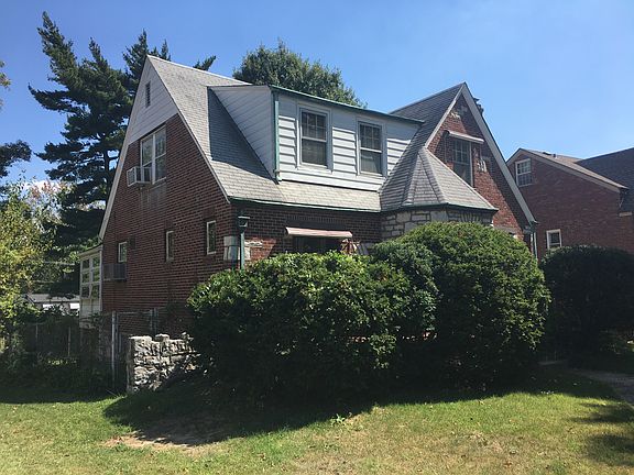 2nd image of 3012 Hatherly Dr
