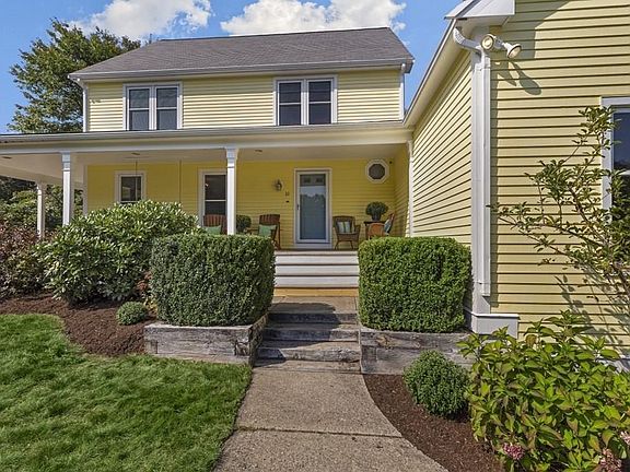4th image of 10 Carriage House Way