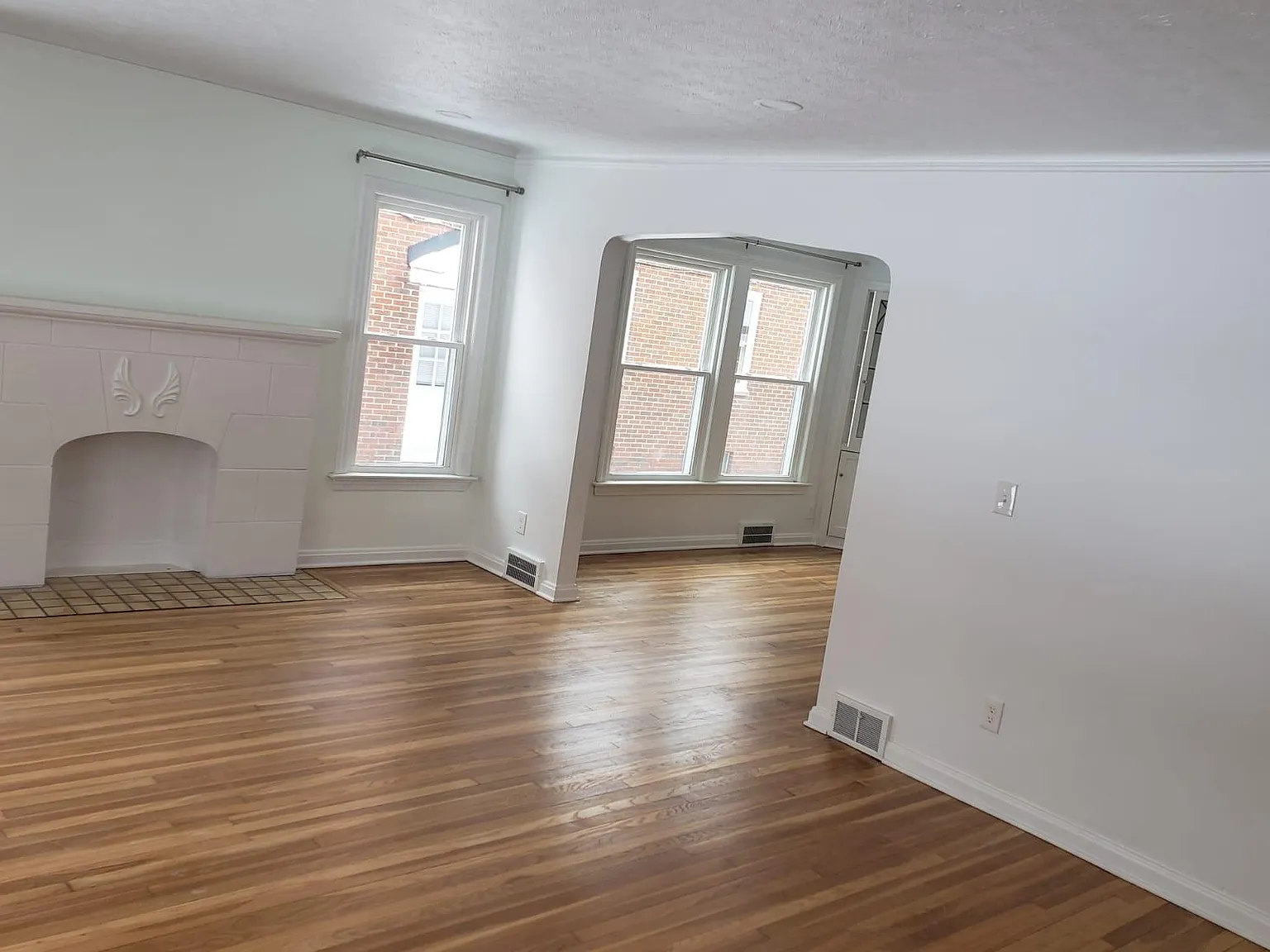 2383 Ashurst Rd — Photo 2