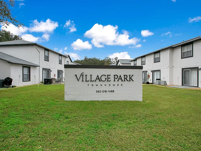 Village Park Townhomes | 2 & 3 Bedroom Apartments in Lady Lake, FL — Photo 6