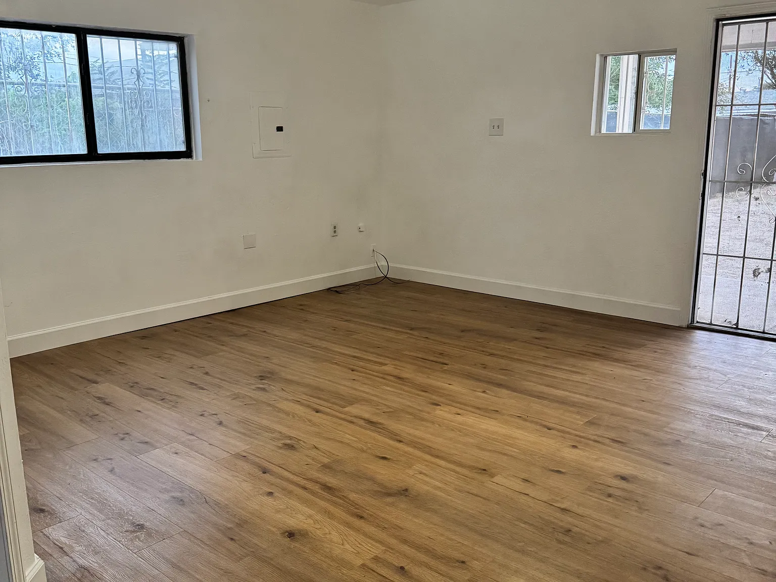 2 bed, 900 sqft, $1,600 — Photo 3