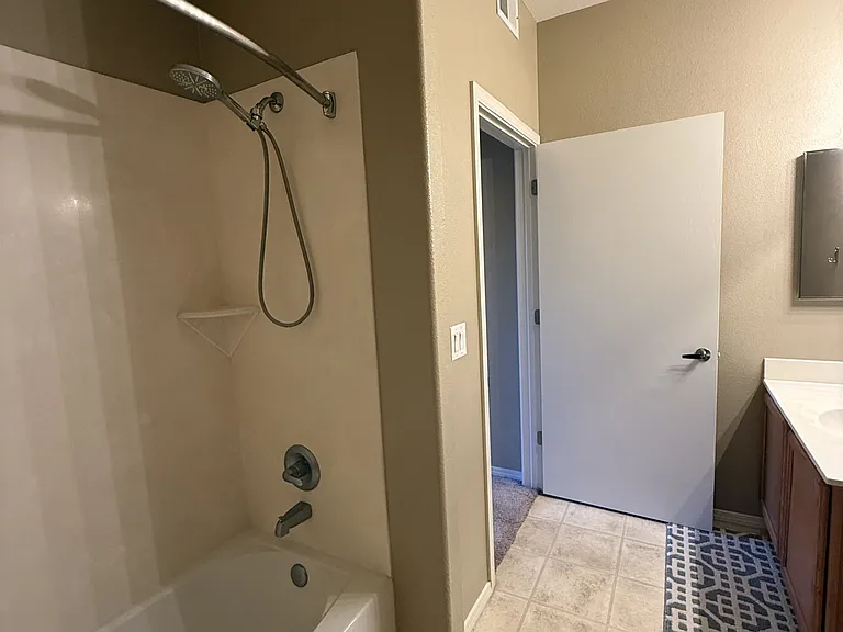 6800 Vista Del Norte Dr NE #925 — Photo 9