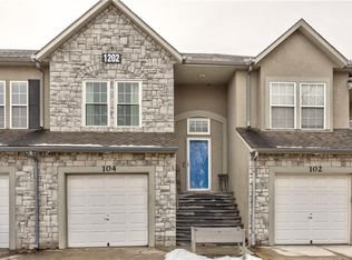 1202 N Martway Dr APT 104, Olathe, KS 66061