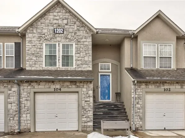 1202 N Martway Dr APT 104, Olathe, KS 66061