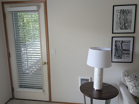 3rd image of 12315 NE 97th St APT E