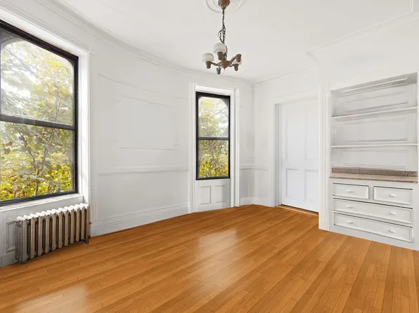 363 Sixth Avenue image 10 of 23