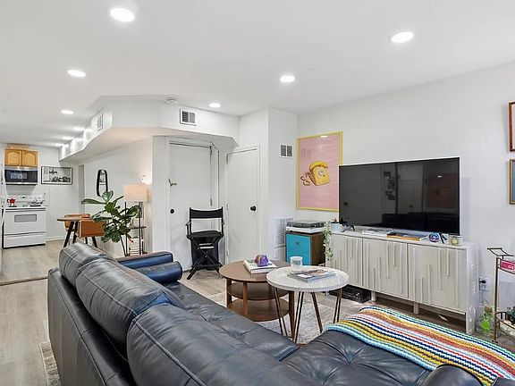 3rd image of 1709 Christian St Floor 2
