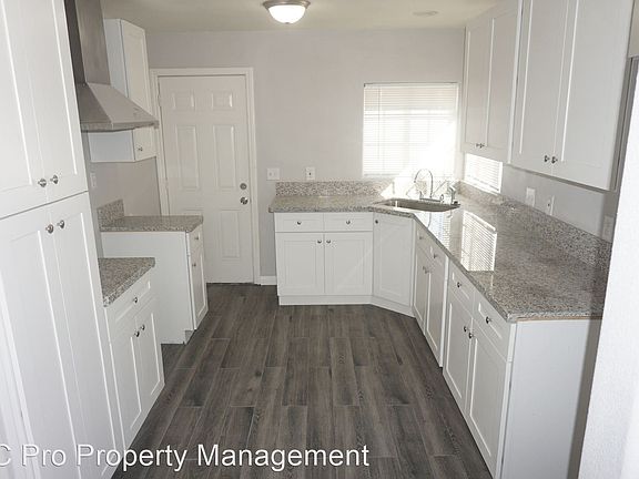 2nd image of 1437 S Cypress Ave