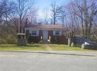 5370 Phelps Dr, Winston Salem, NC 27105