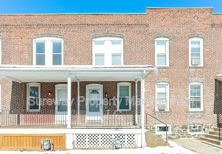 8 W 8th St — Photo 1